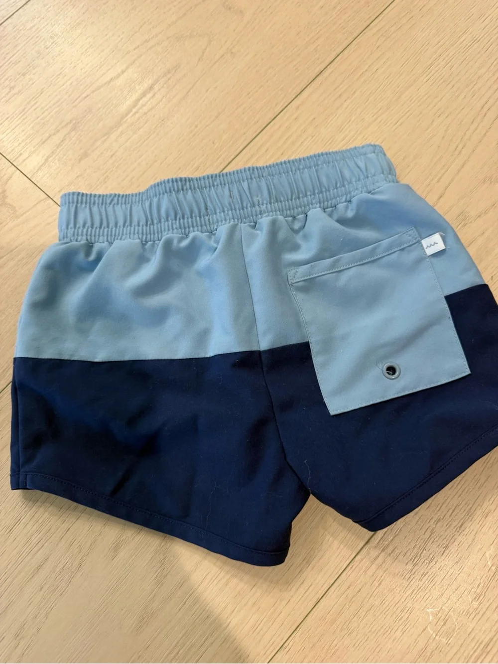 Minnow light blue